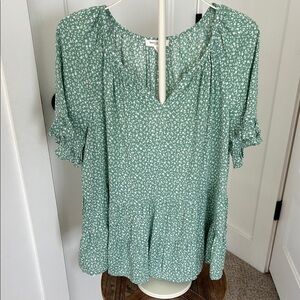 NWT beachlunchlounge Green Floral Blouse